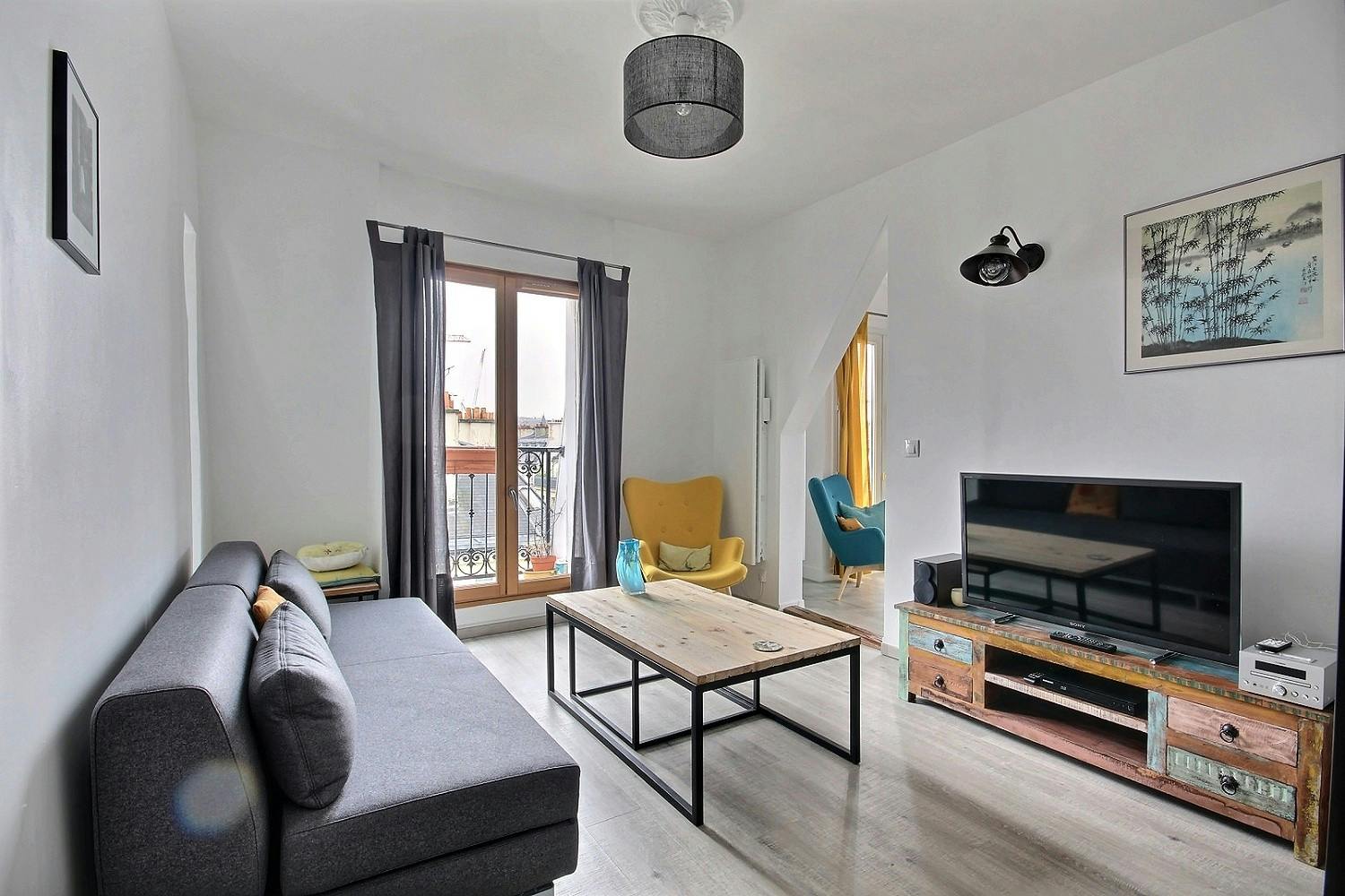 Apartment for rent for €2,389 per month in Paris, Boulevard Saint-Germain
