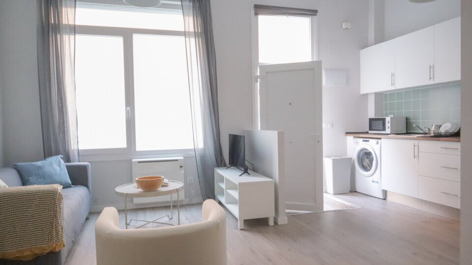 Apartment for rent for €1,055 per month in Madrid, Paseo de Perales