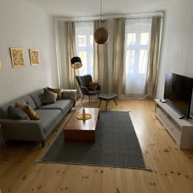 Apartment for rent for €1,999 per month in Berlin, Langhansstraße