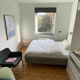 WG-Zimmer zu mieten für 995 € pro Monat in Hamburg, Dorotheenstraße