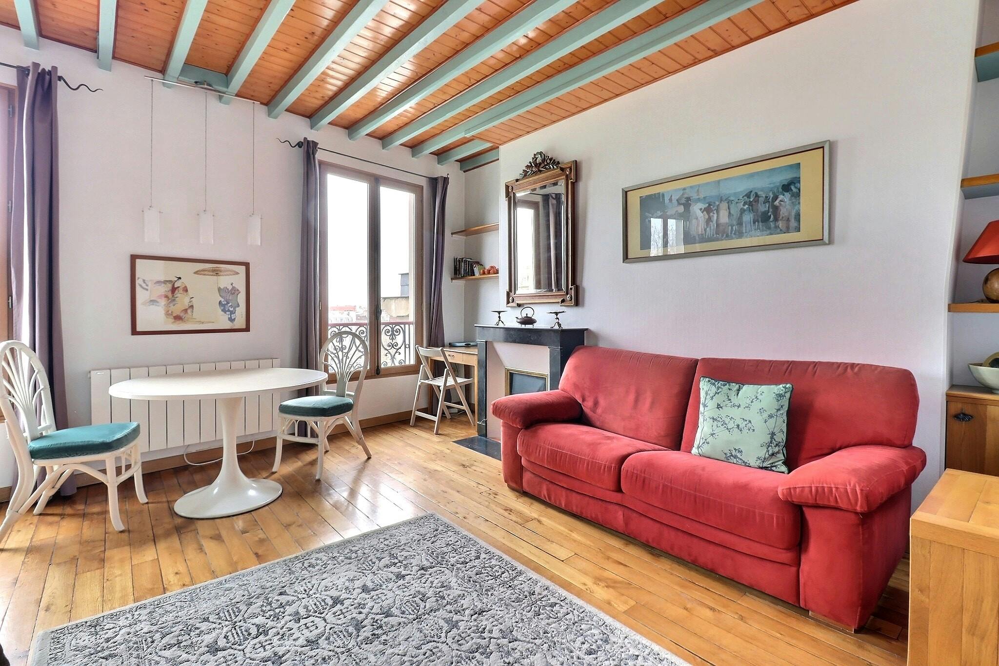 Quai de Bourbon, Paris preview