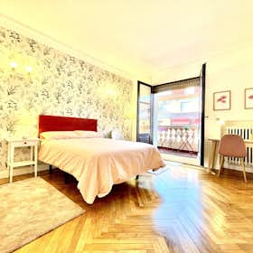 Private room for rent for €780 per month in Bilbao, Juan Ajuriaguerra kalea