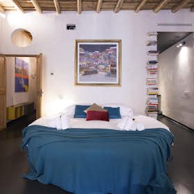 Studio for rent for €3,200 per month in Rome, Vicolo del Bologna