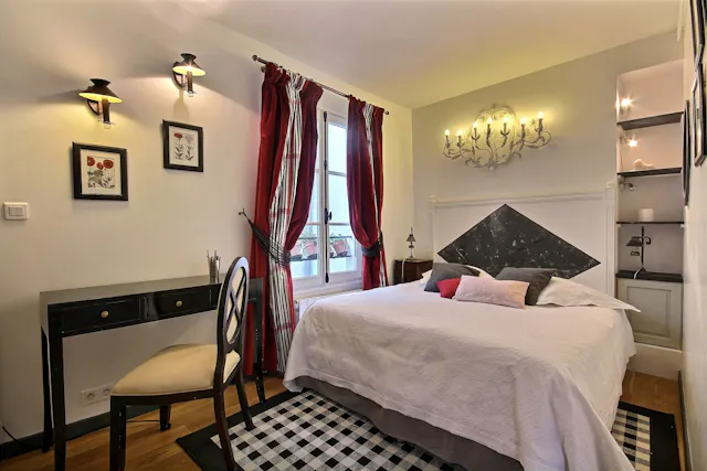 1-Bedroom Apartment in Rue de Seine, Paris (1289218) room image 2