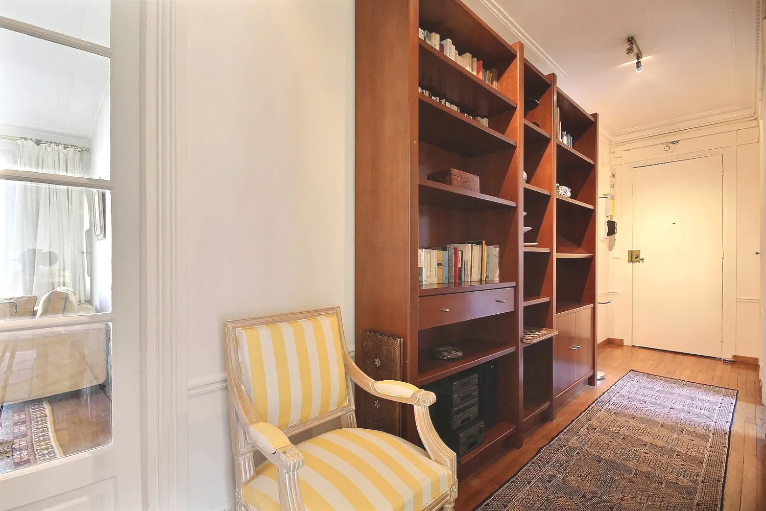 1-Bedroom Apartment in Rue Saint-Hubert, Paris (1289221) ROOM 2