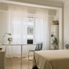Private room for rent for €720 per month in Barcelona, Carrer de Còrsega