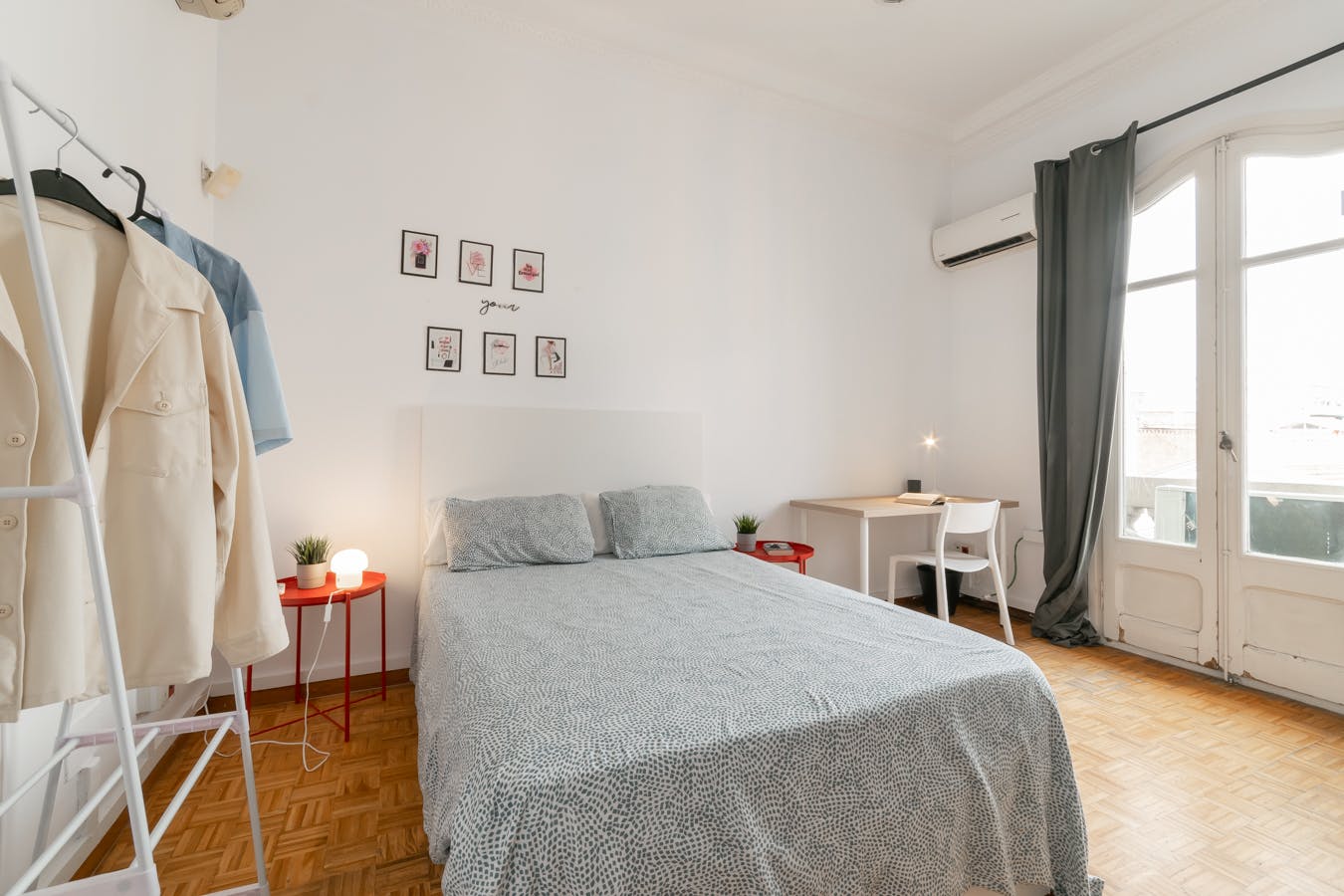 Private room for rent for €963 per month in Barcelona, Carrer de Balmes