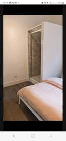 Отдельная комната сдается в аренду за 1 150 £ в месяц в London, Leander Road