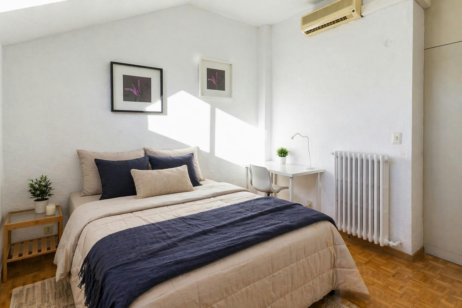 Private room in Calle del Poeta Joan Maragall, Madrid (1290946) room image 1