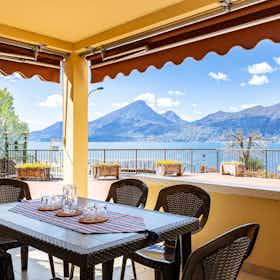 Apartamento para alugar por € 3.000 por mês em Brenzone sul Garda, Via Amerigo Vespucci