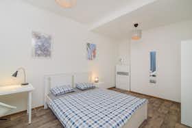 Wohnung zu mieten für 30.900 CZK pro Monat in Prague, Sokolovská