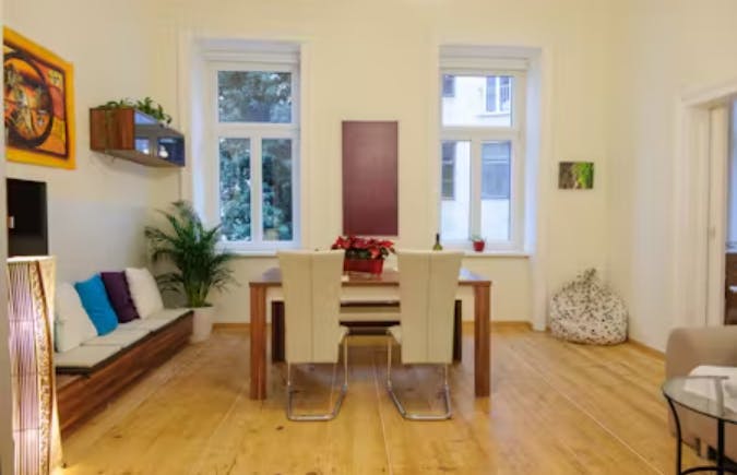 Apartment for rent for €2,200 per month in Vienna, Jägerstraße