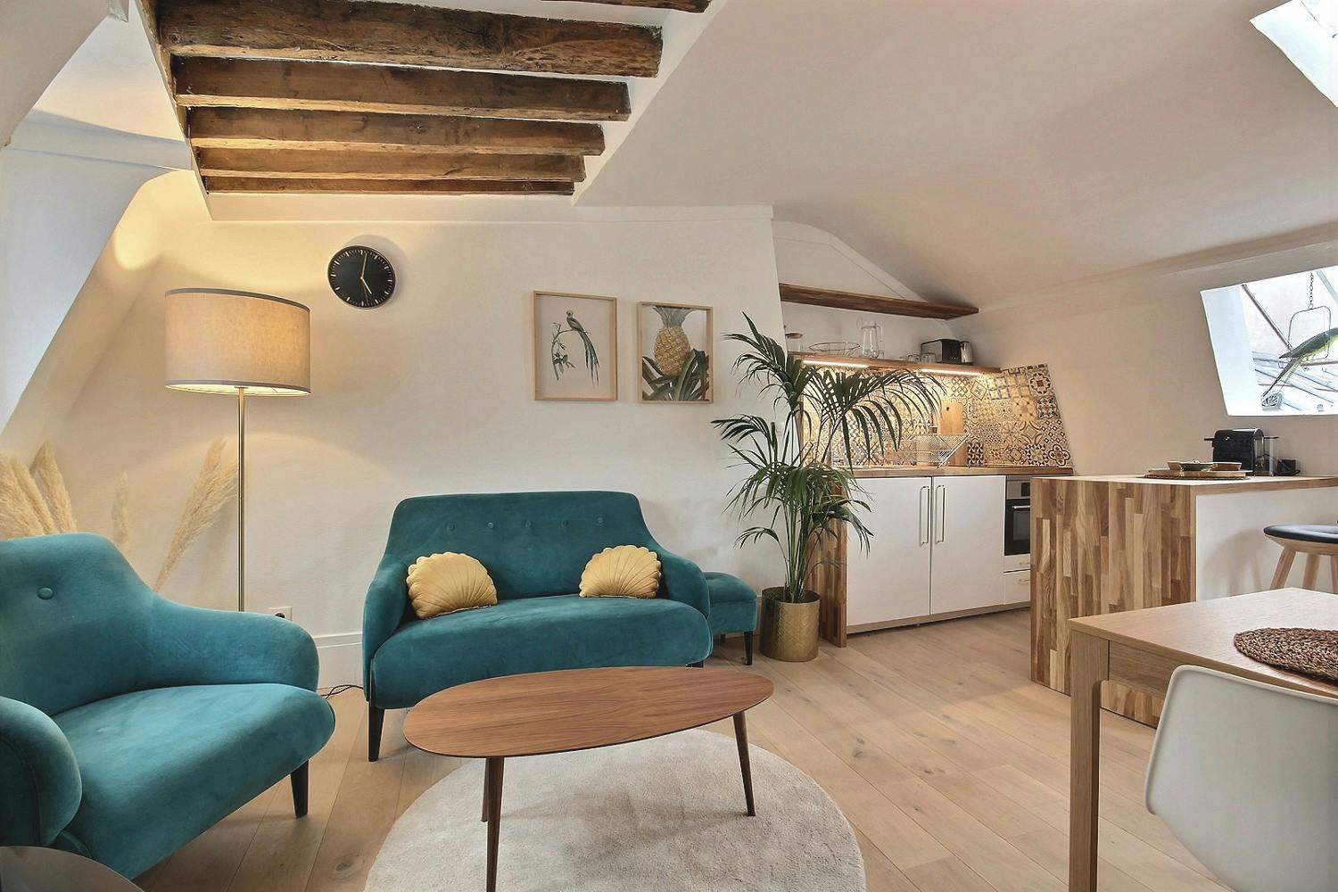 Apartment for rent for €1,788 per month in Paris, Rue du Temple