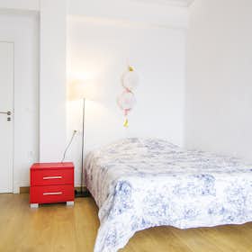Private room for rent for €500 per month in Valencia, Carrer del Riu Escalona