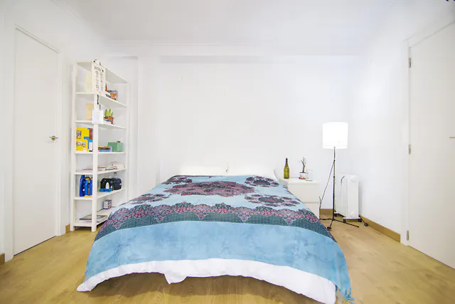 Private room in Carrer del Riu Escalona, Valencia (1294532) room image 1