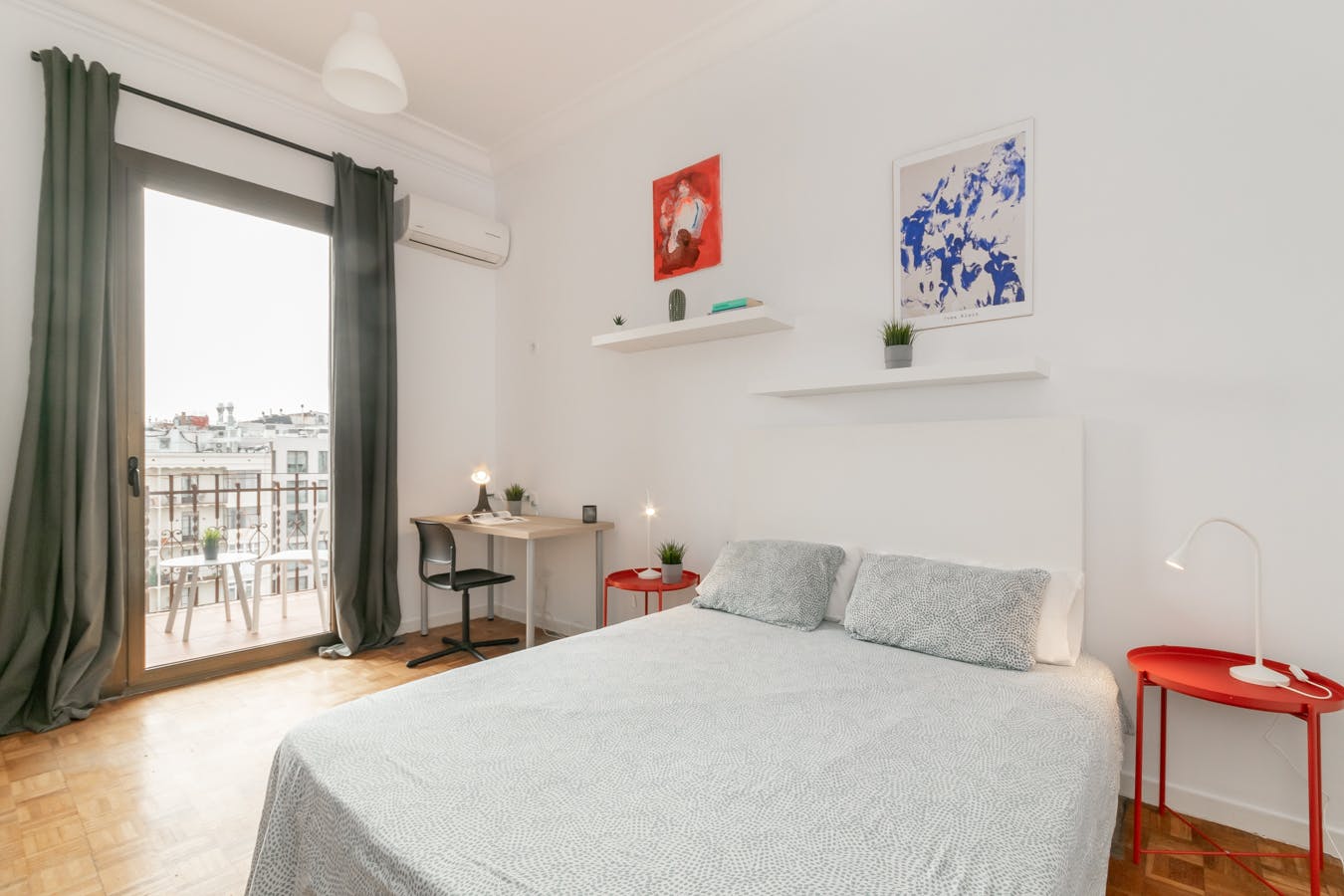 Private room for rent for €963 per month in Barcelona, Carrer de Balmes