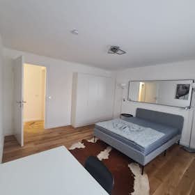 WG-Zimmer for rent for 750 € per month in Planegg, Josef-von-Hirsch-Straße