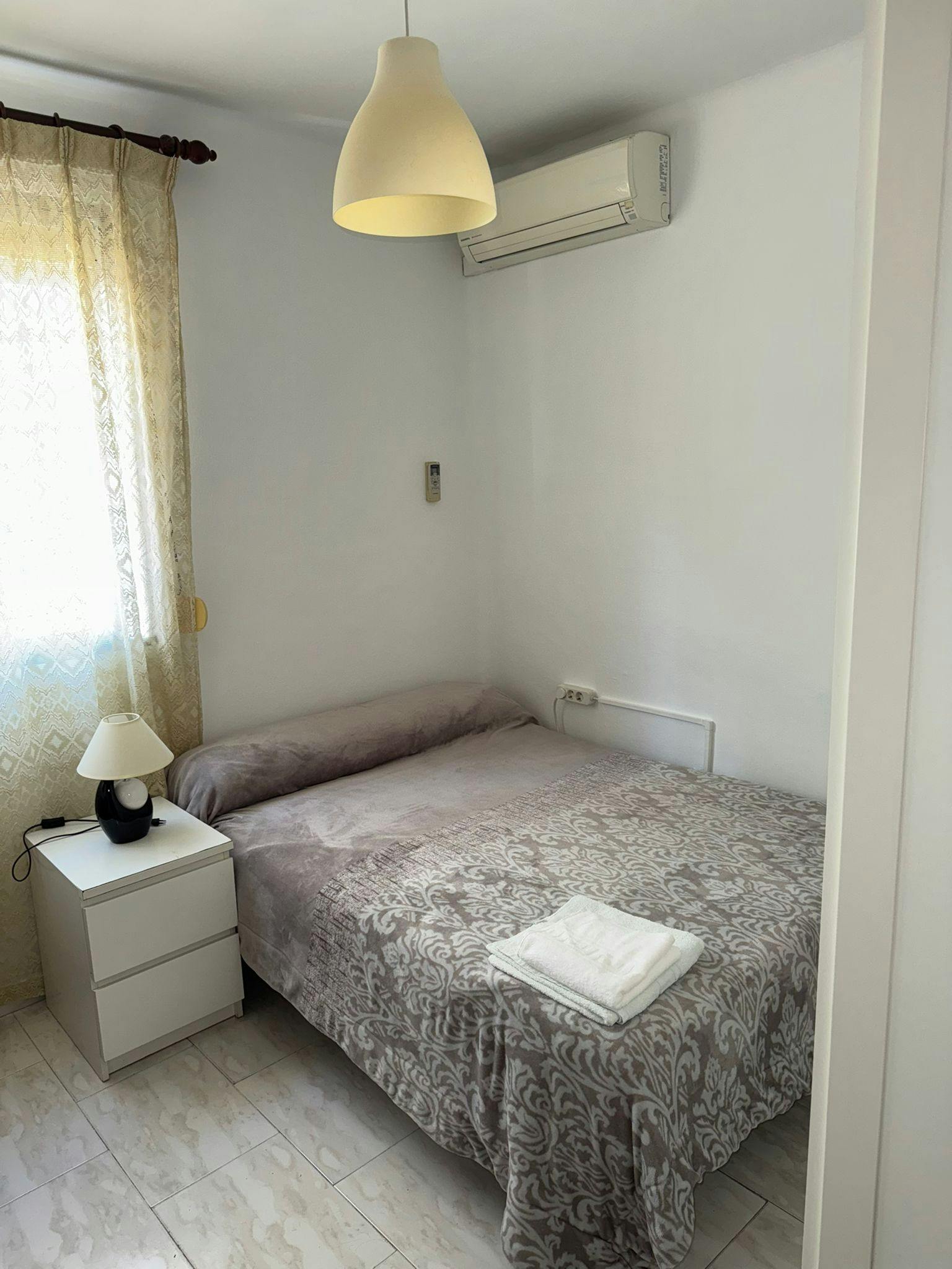 Private room for rent for €600 per month in Málaga, Calle Diego de Almaguer