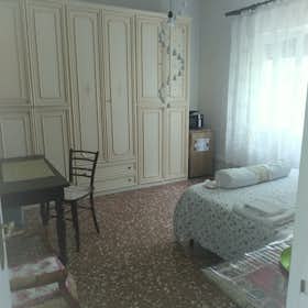 私人房间 正在以 €400 的月租出租，其位于 Pisa, Via Martiri delle Ardeatine