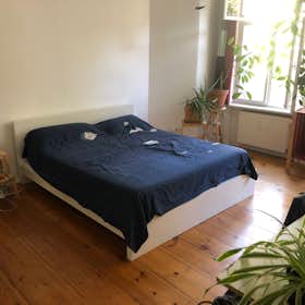 Private room for rent for €750 per month in Berlin, Sonnenallee