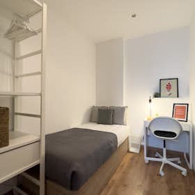 Private room for rent for €400 per month in Barcelona, Carrer Nou de la Rambla