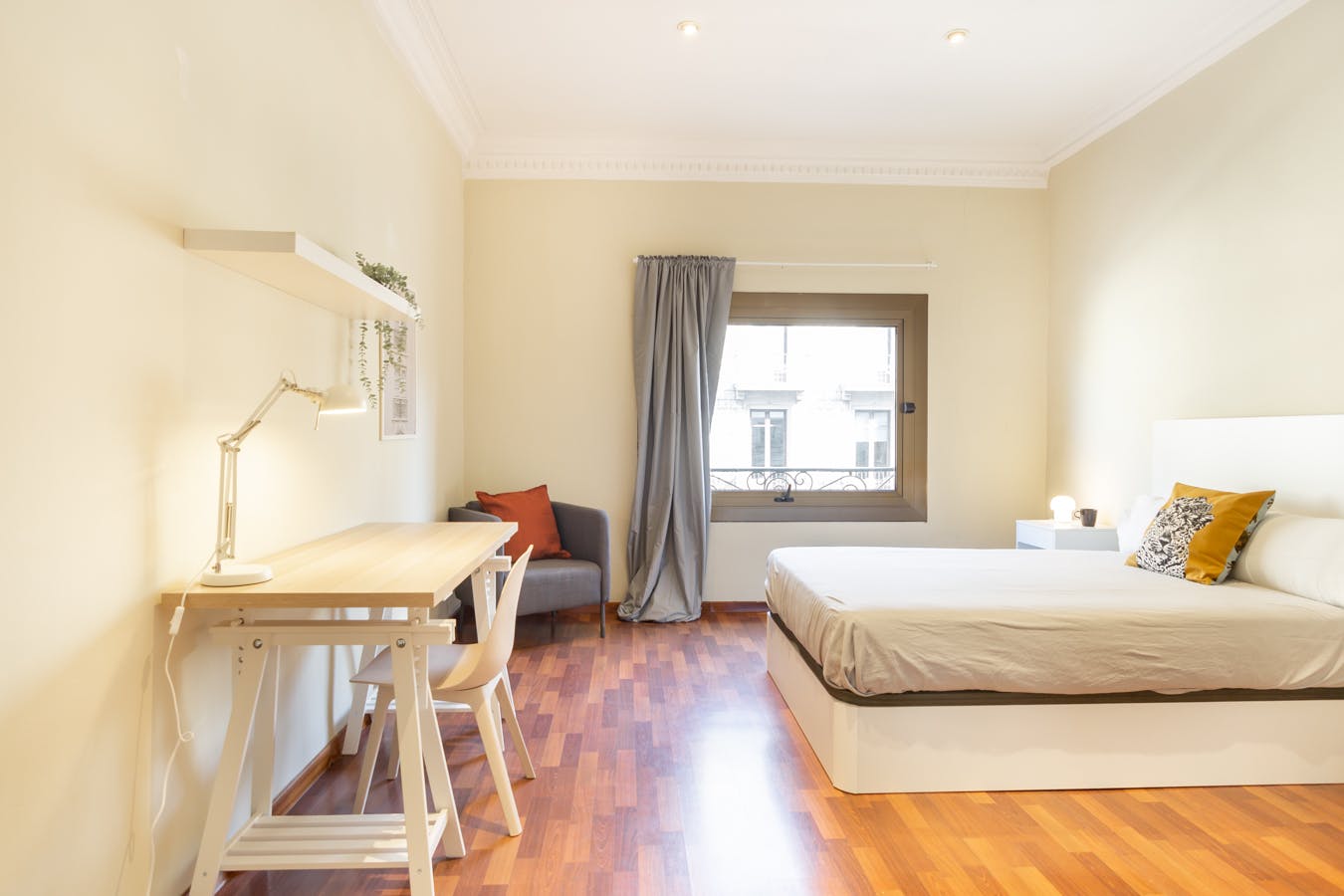 Private room for rent for €803 per month in Barcelona, Via Laietana