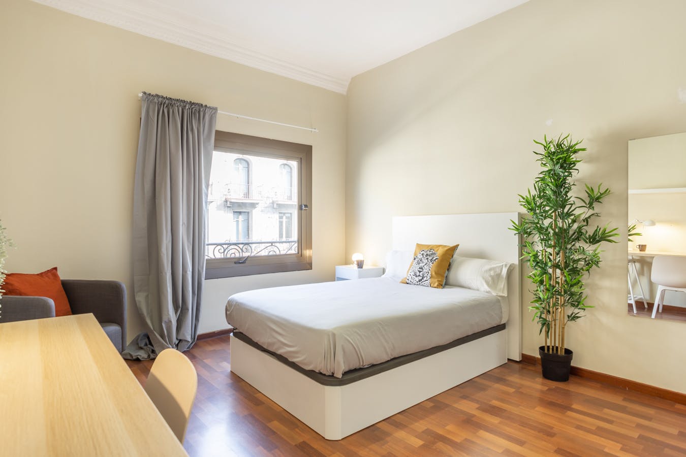 Private room for rent for €856 per month in Barcelona, Via Laietana