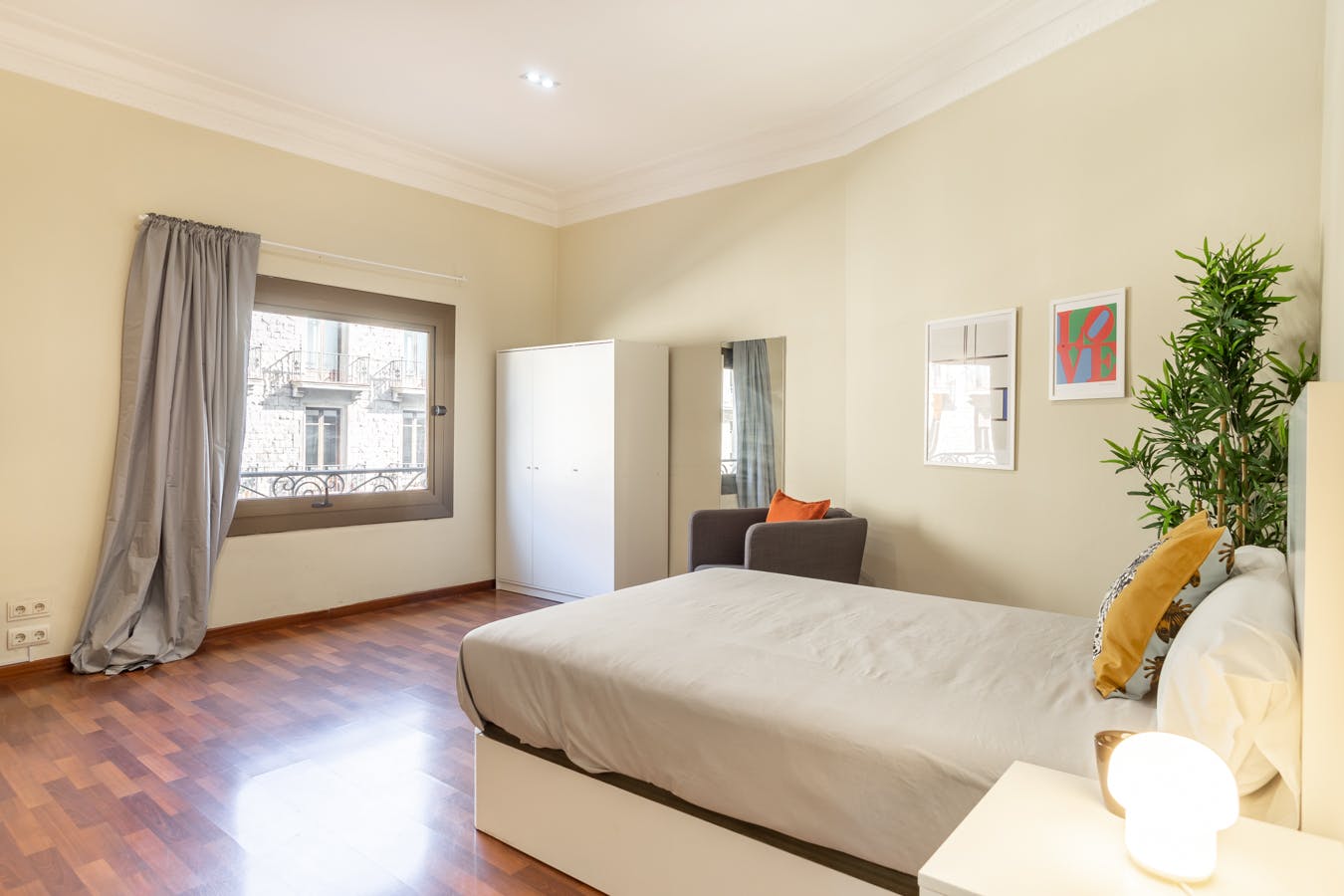 Private room for rent for €856 per month in Barcelona, Via Laietana