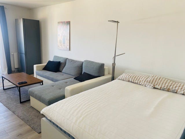 Studio for rent for €1,095 per month in Frankfurt am Main, Eschersheimer Landstraße