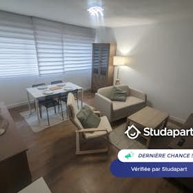 Apartment for rent for €750 per month in Saint-Brieuc, Rue Alfred de Vigny