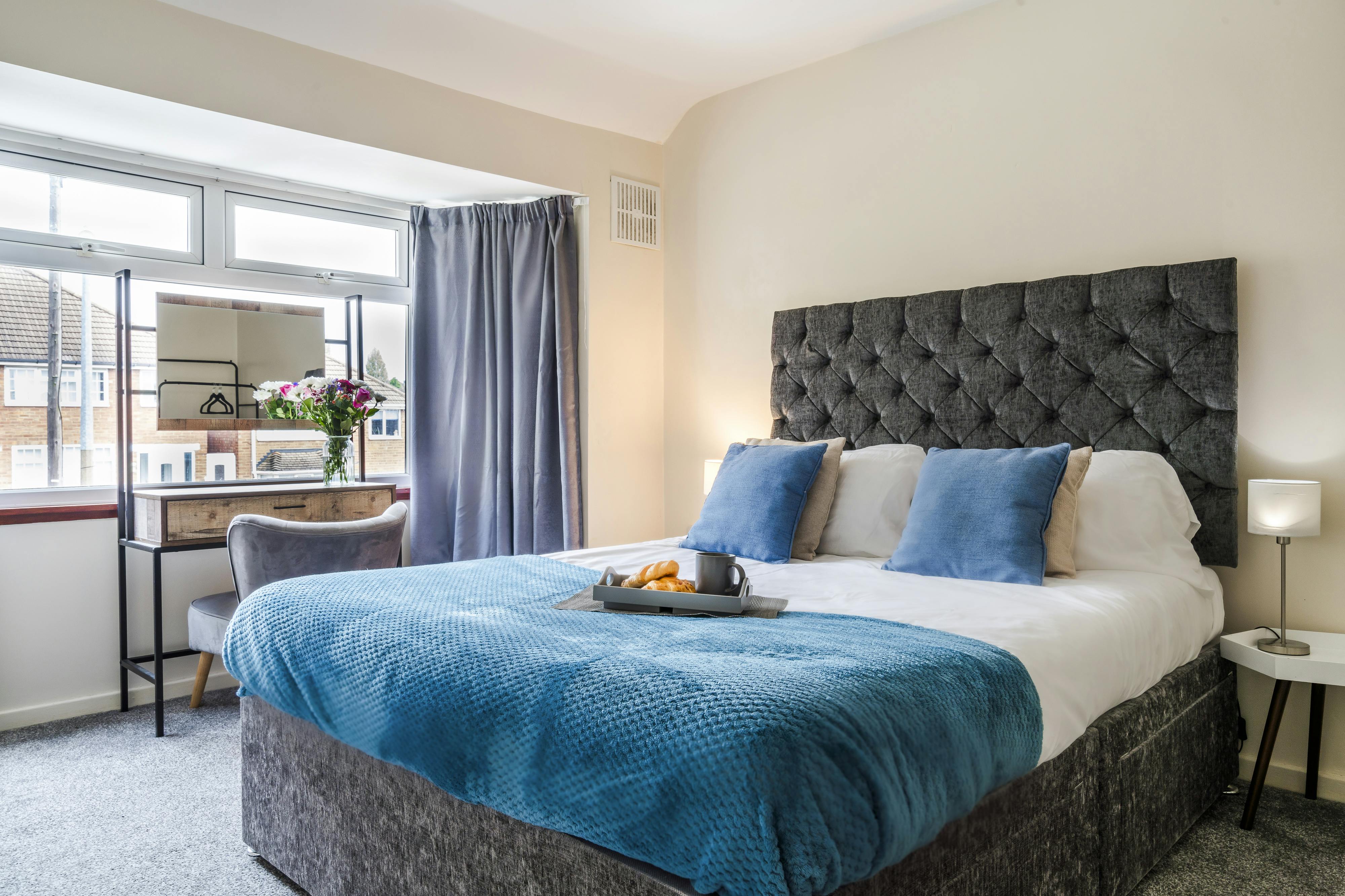 House for rent for €4,352 per month in Birmingham, Langford Avenue