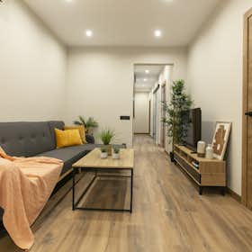 Apartment for rent for €2,000 per month in Barcelona, Carrer dels Enamorats