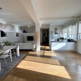Apartment for rent for €2,200 per month in Saint-Denis, Rue du Landy
