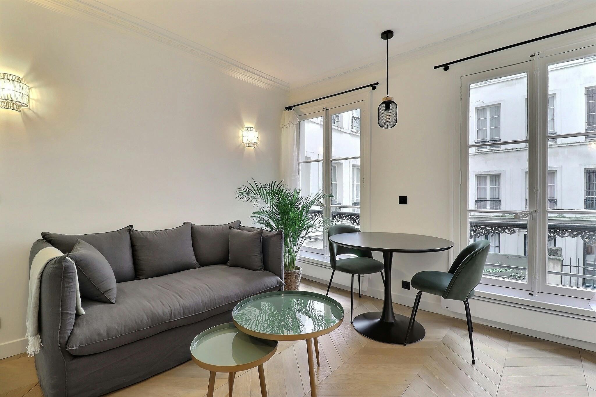 Rue de Verneuil, Paris preview