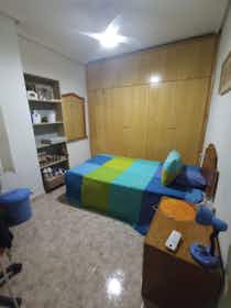 Private room for rent for €240 per month in Murcia, Calle Obispo Sancho Dávila