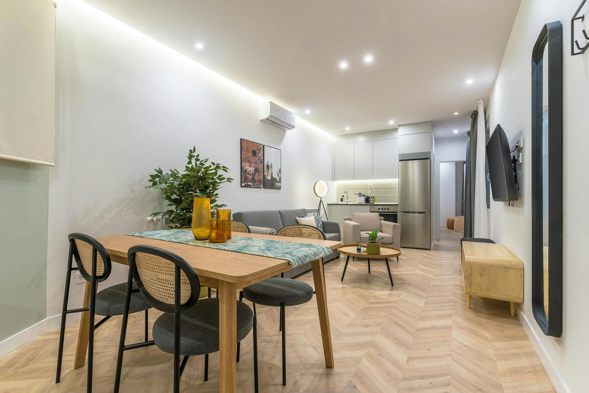 Apartment for rent for €1 per month in Madrid, Calle Luchana