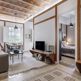 Apartment for rent for €3,597 per month in Barcelona, Carrer de les Escoles Pies