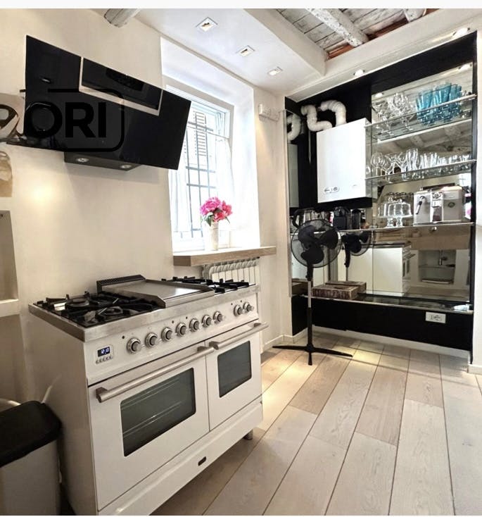 House for rent for €16 per month in Florence, Piazza Desiderio da Settignano