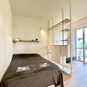 Studio for rent for €1,150 per month in Milan, Via Giorgio Marazzani