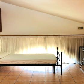 Pokój współdzielony do wynajęcia za 380 € miesięcznie w mieście Rome, Via Alessandro Brisse