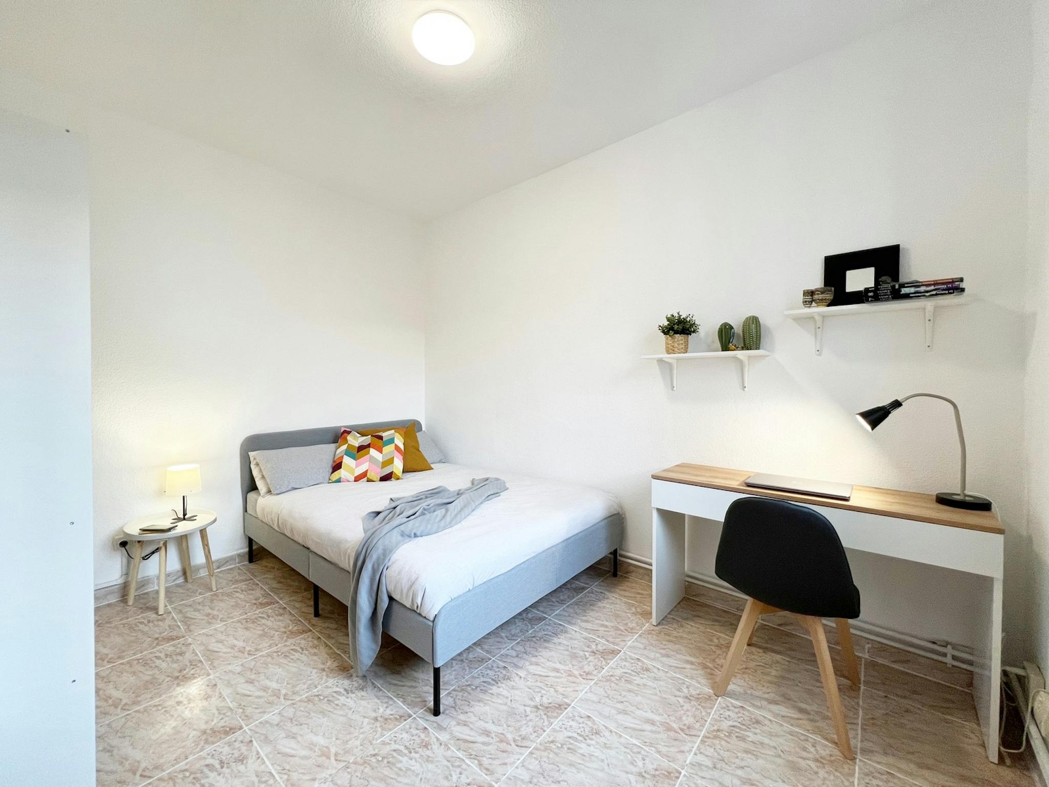 Calle del Dos de Mayo, Madrid preview