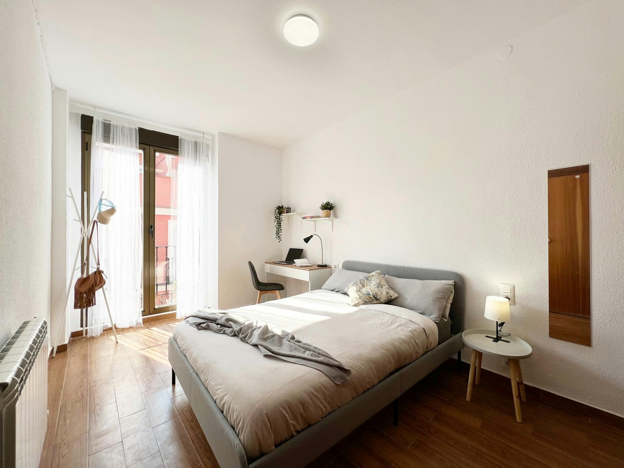 Calle del Dos de Mayo, Madrid preview