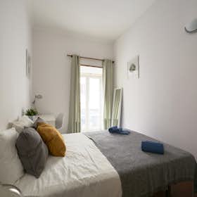 Private room for rent for €650 per month in Lisbon, Rua de São Bento