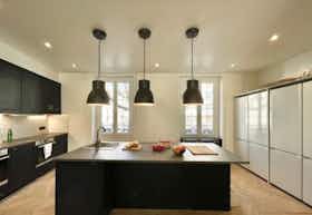 Private room for rent for €1,250 per month in Bagneux, Place de la République