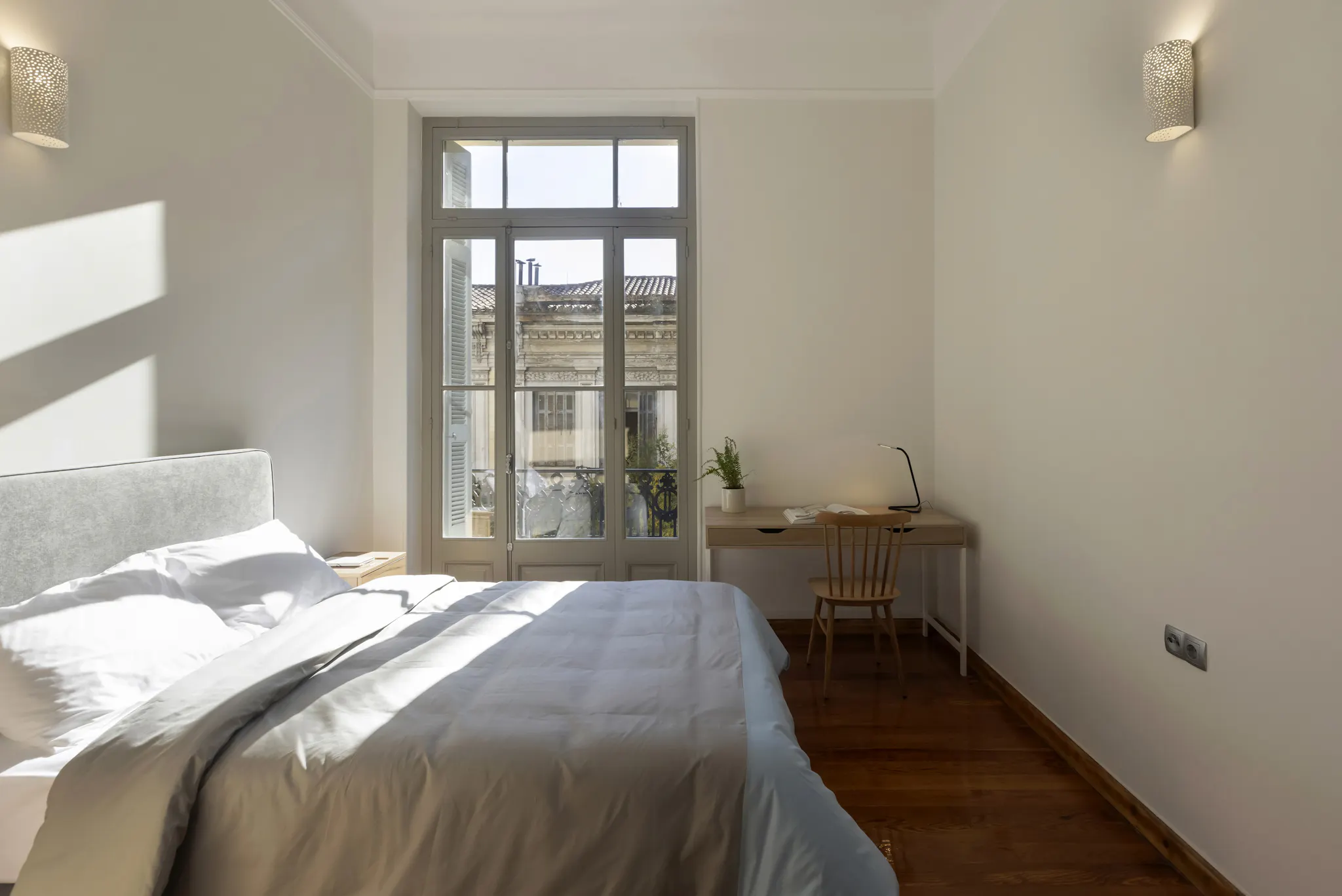 Derigny, Athens preview