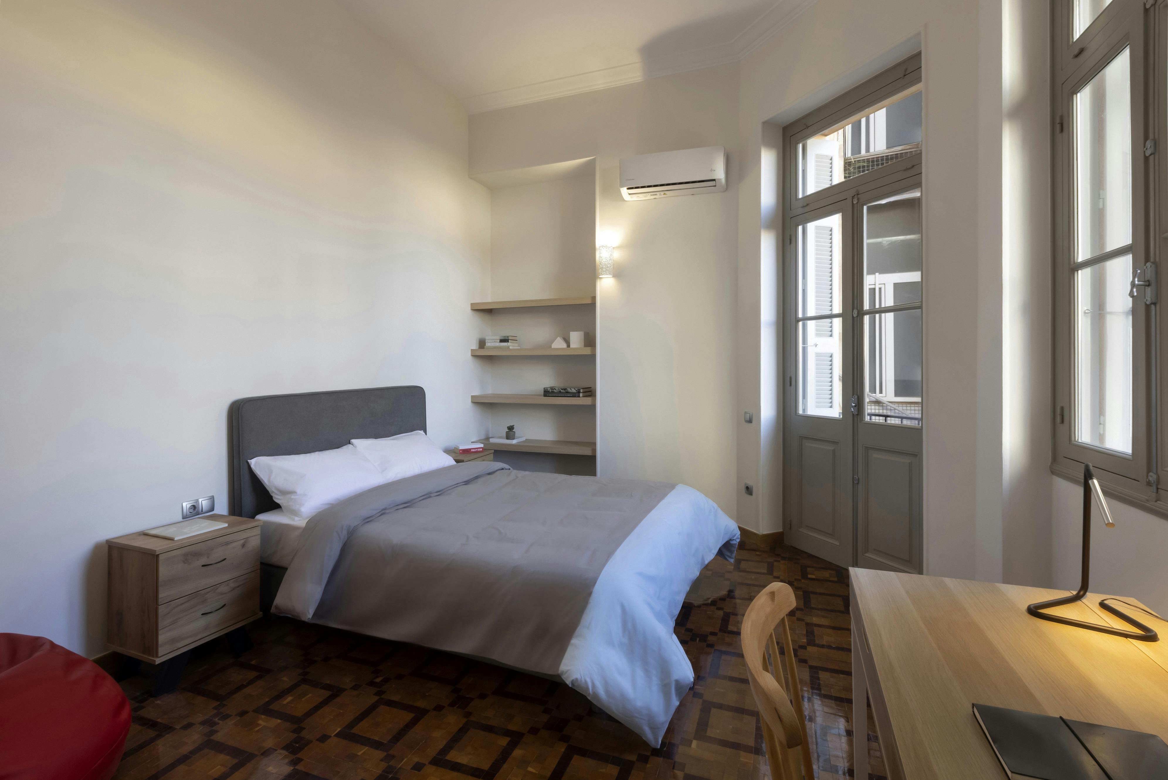 Derigny, Athens preview