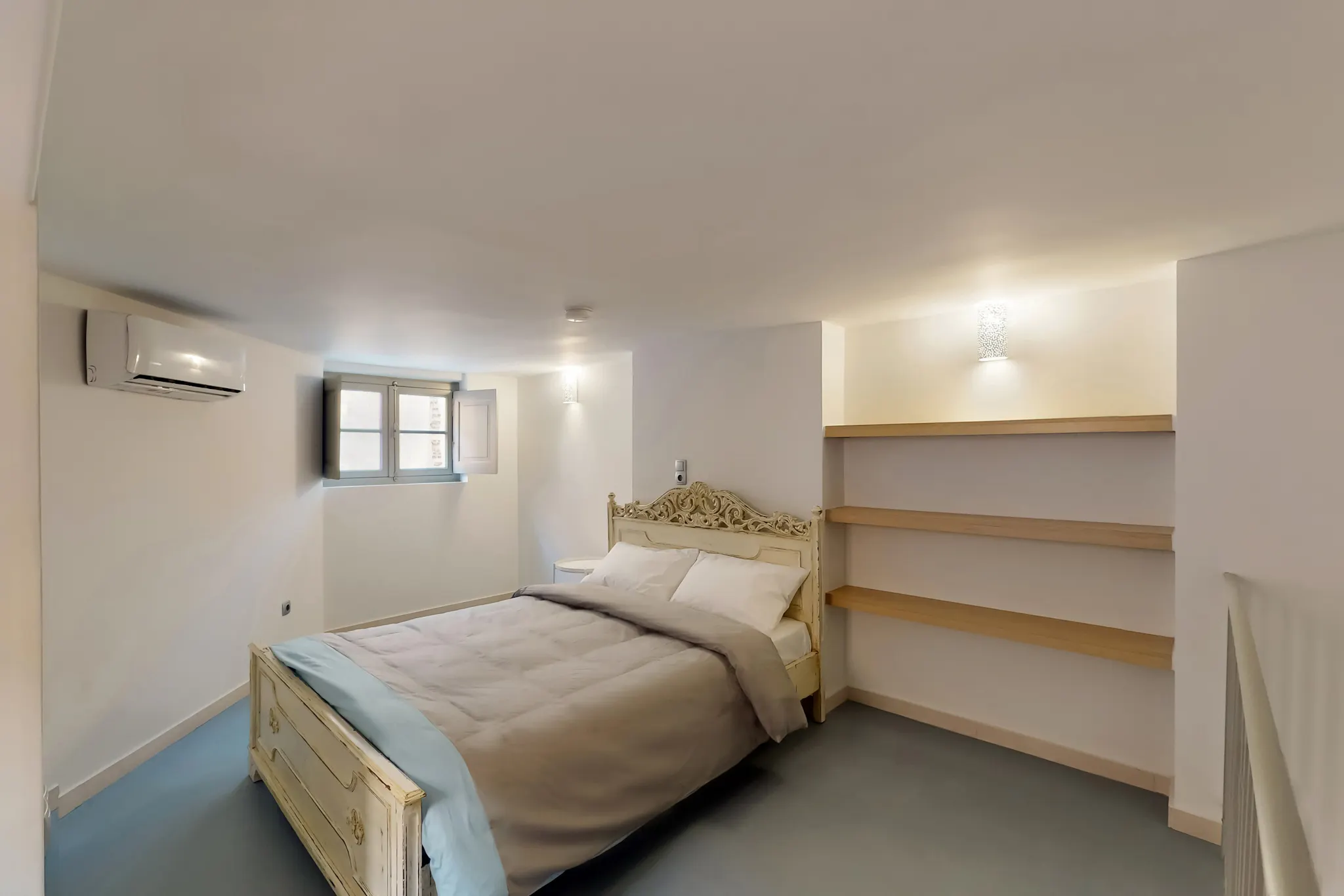 Derigny, Athens preview