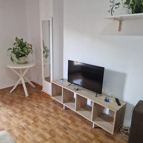 Apartment for rent for €1,100 per month in Valencia, Avinguda de la Malvarrosa