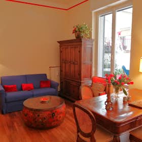 Apartment for rent for €3,500 per month in Milan, Viale San Michele del Carso