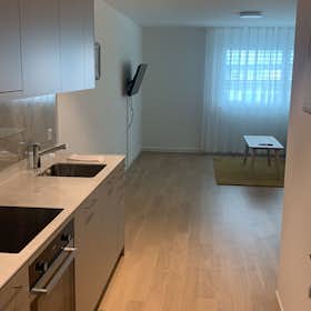 Apartment for rent for €3,172 per month in Zürich, Gubelstrasse